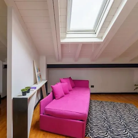 Lägenhet Elegante Mansarda Vicino Al Centro Old3 *